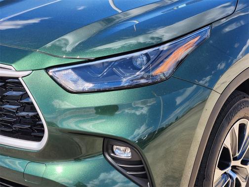 2025 Toyota Highlander Hybrid XLE