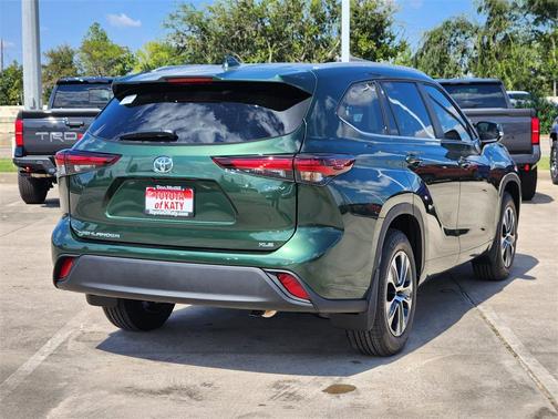 2025 Toyota Highlander Hybrid XLE