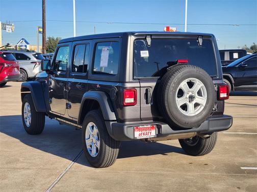 2022 Jeep Wrangler Unlimited Sport