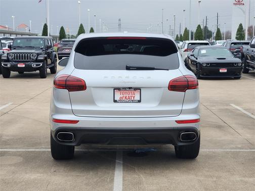 2016 Porsche Cayenne Cayenne