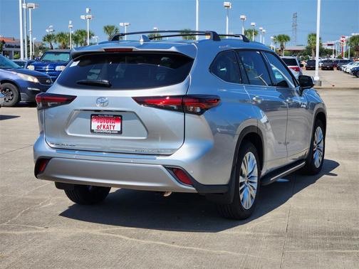 2025 Toyota Highlander Platinum