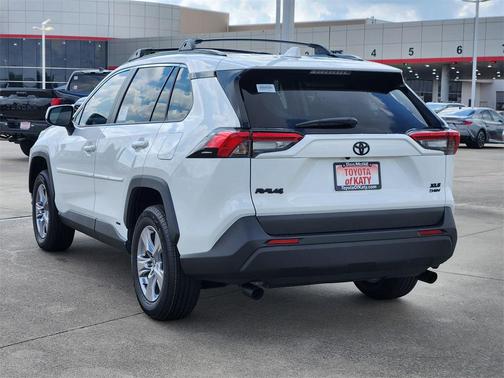2025 Toyota RAV4 Hybrid XLE