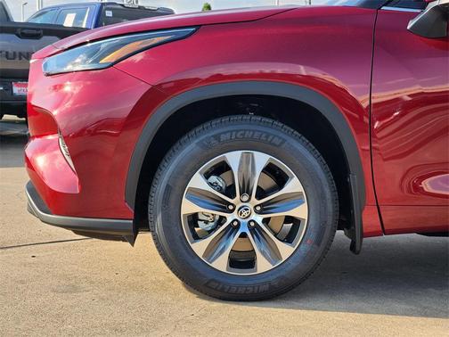 2026 Toyota Highlander XLE