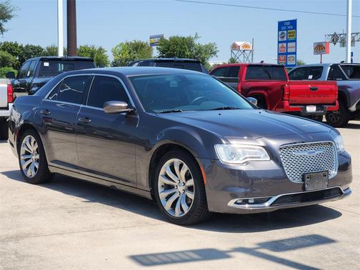 2019 Chrysler 300 Touring