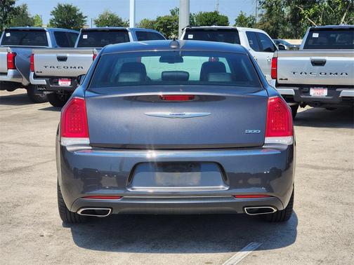 2019 Chrysler 300 Touring