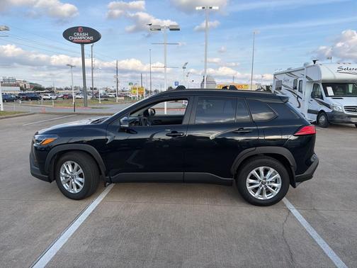 2025 Toyota Corolla Cross LE