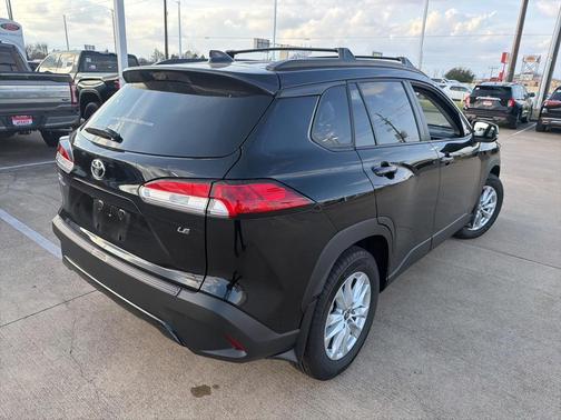 2025 Toyota Corolla Cross LE
