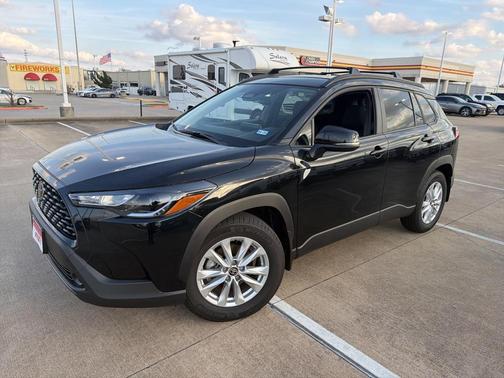 2025 Toyota Corolla Cross LE