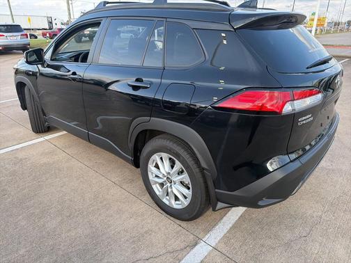 2025 Toyota Corolla Cross LE