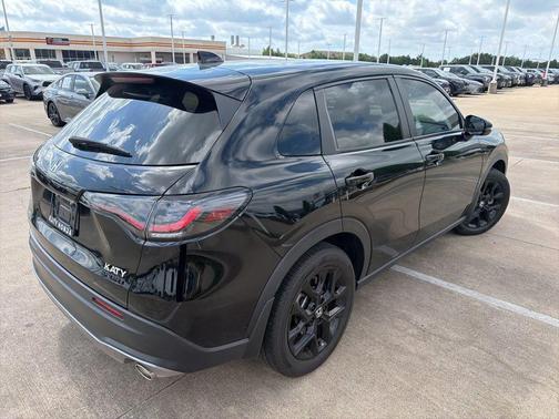 Crystal Black Pearl 2025 Honda HR-V 2WD Sport