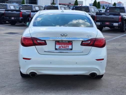 2015 INFINITI Q70 3.7