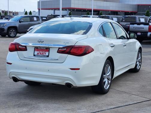 2015 INFINITI Q70 3.7
