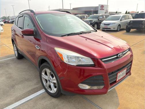 Ruby Red Metallic Tinted Clearcoat 2016 Ford Escape SE