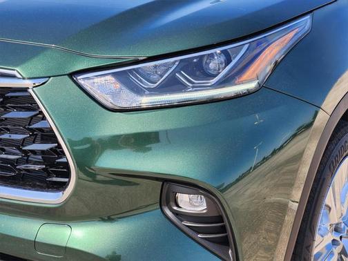 2025 Toyota Highlander Hybrid Limited