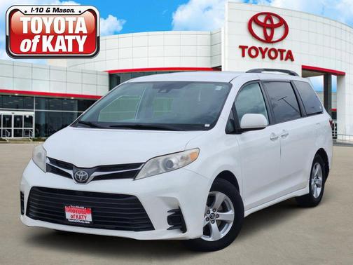 Super White 2020 Toyota Sienna LE