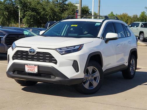 2025 Toyota RAV4 Hybrid XLE