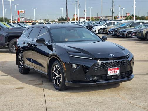 2025 Toyota Crown Signia XLE