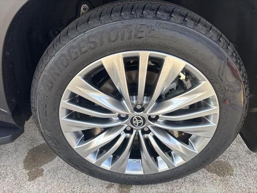 2025 Toyota Highlander Platinum