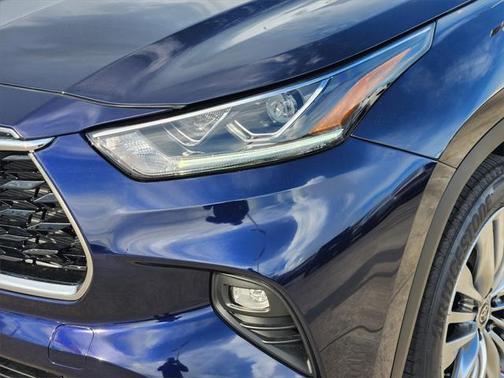 2025 Toyota Highlander Platinum