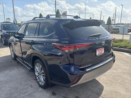 2025 Toyota Highlander Platinum