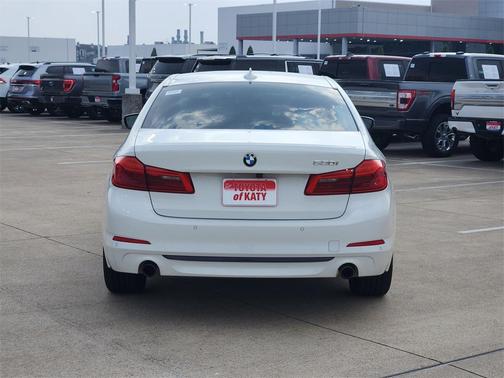 2019 BMW 530 530i
