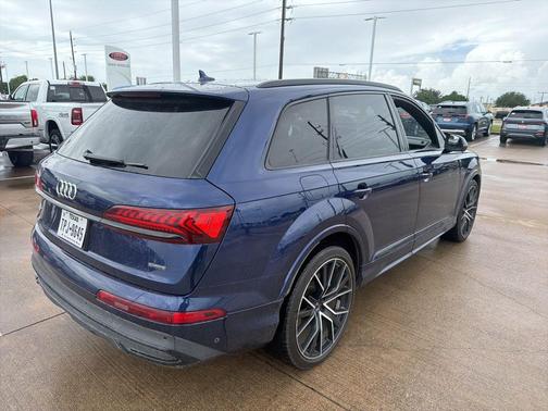 Navarra Blue Metallic 2023 Audi Q7 55 Prestige