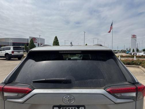 Silver Sky 2019 Toyota RAV4 LE