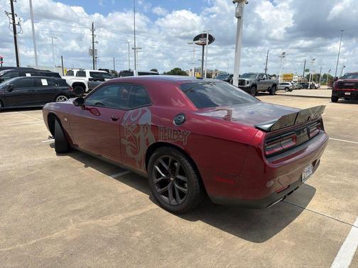 Octane Red Pearlcoat 2022 Dodge Challenger SXT