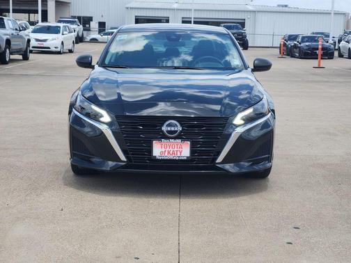 Super Black 2025 Nissan Altima 2.5 SV