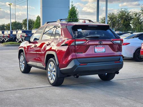 2025 Toyota RAV4 XLE Premium