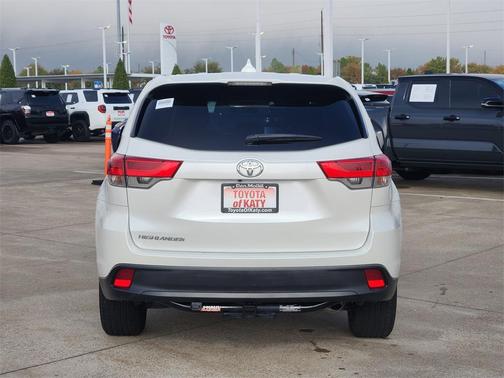 2019 Toyota Highlander LE I4