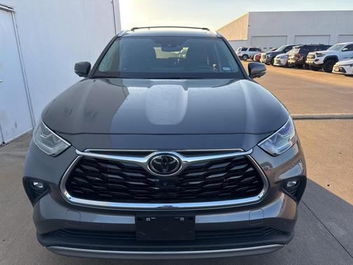 2024 Toyota Highlander Platinum