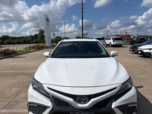 Ice 2024 Toyota Camry SE