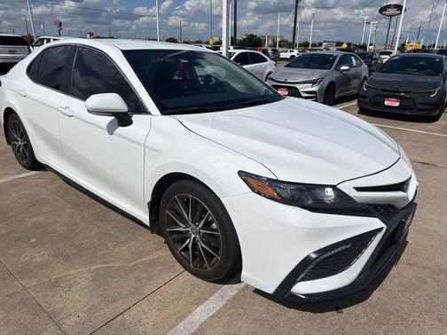 Ice 2024 Toyota Camry SE