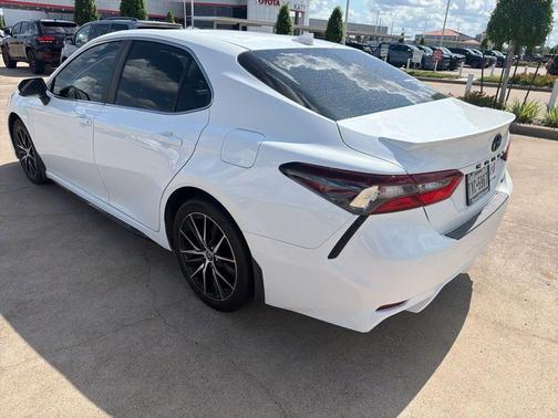 Ice 2024 Toyota Camry SE