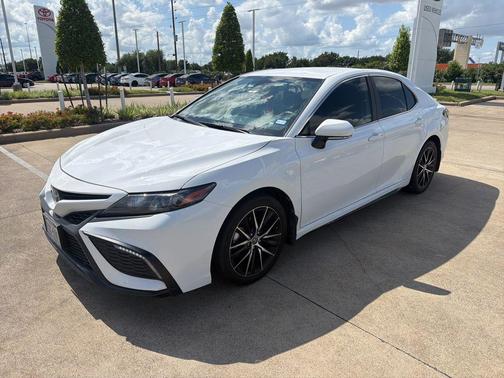 Ice 2024 Toyota Camry SE