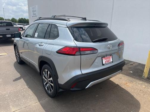 2025 Toyota Corolla Cross XLE