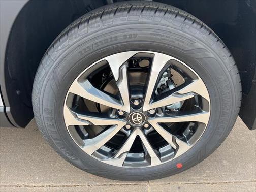 2025 Toyota Corolla Cross XLE