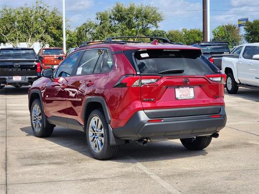 2025 Toyota RAV4 XLE Premium