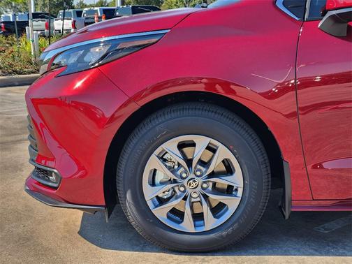 2025 Toyota Sienna XLE