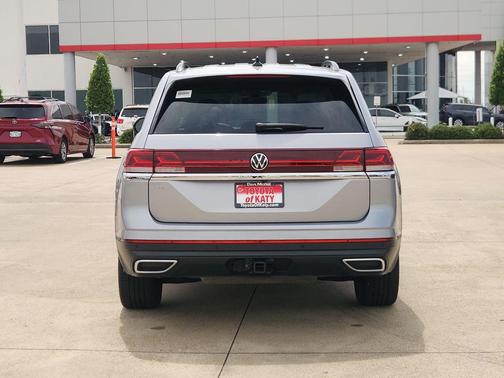 Silver Mist Metallic 2025 Volkswagen Atlas 2.0T SE w/Technology