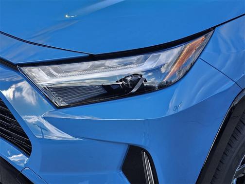 2025 Toyota RAV4 Hybrid SE