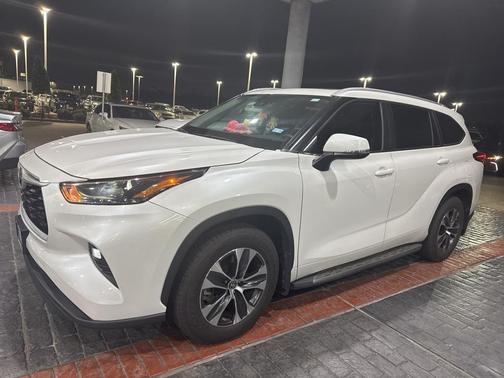 2024 Toyota Highlander XLE