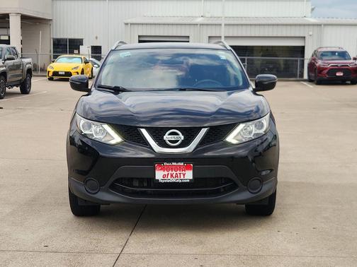 Magnetic Black 2018 Nissan Rogue Sport SV