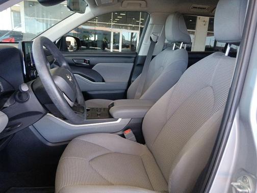 Celestial Silver Metallic 2023 Toyota Highlander L