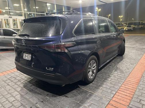2024 Toyota Sienna XLE
