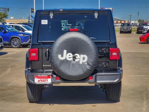 2025 Jeep Wrangler 4-Door Sahara 4x4