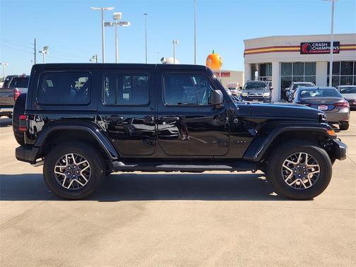 2025 Jeep Wrangler 4-Door Sahara 4x4