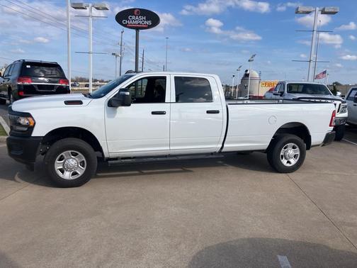 2024 RAM 2500 Tradesman Crew Cab 4x4 8' Box