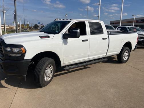 2024 RAM 2500 Tradesman Crew Cab 4x4 8' Box